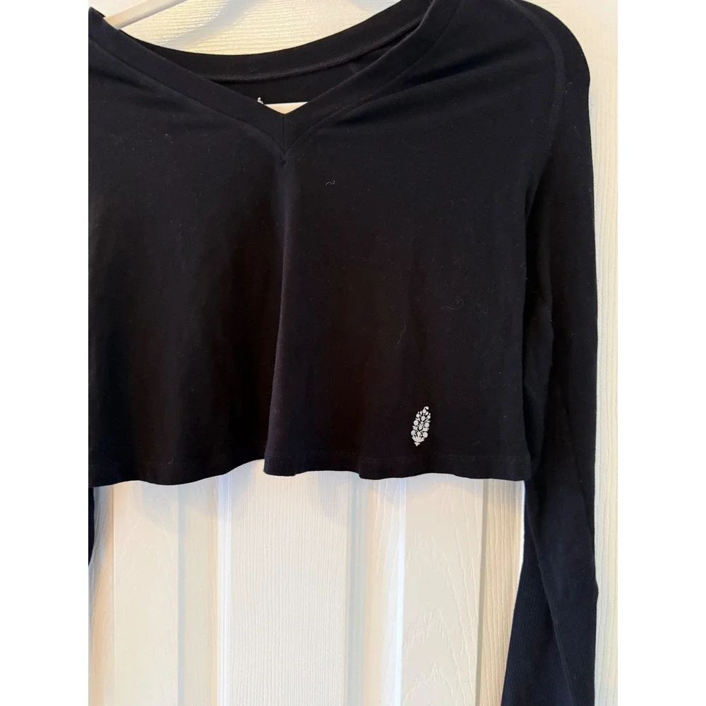 Free People Movement Black‎ Cropped Long Sleeve Top M/L V Neck Athleisure